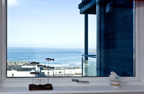 Newquay Apartment | Luxury self catering accommodation overlooking Fistral Beach.