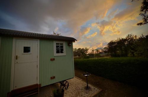 Mablethorpe House | Luxury Shepherds hut with wood fired hot tub on Lincolnshire Coast