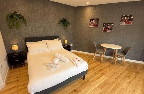 Cribbs Causeway Apartment | Luxury studio