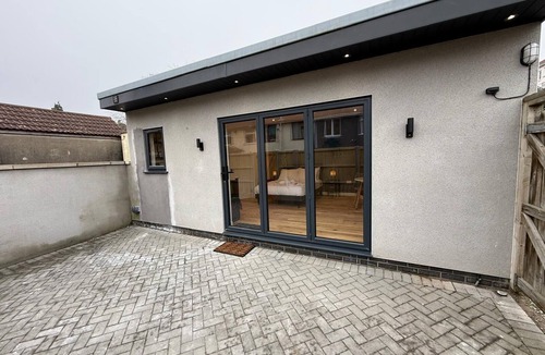 Cribbs Causeway Apartment | luxury studio