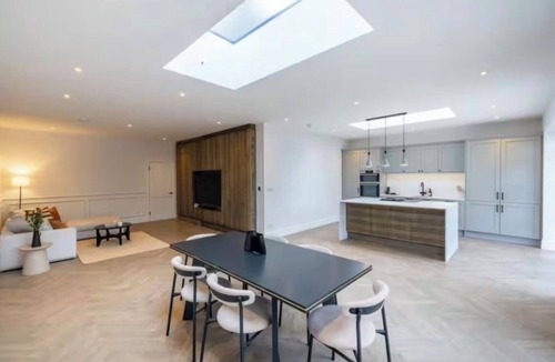 Sutton West Apartment | Luxury Victorian Two Bedroom Apartment