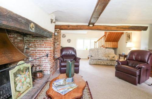 East Dereham House | Lyons Green