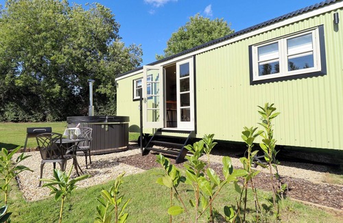 Ashby cum Fenby Cottage | Magnolia