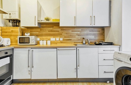 Rusholme Apartment | Manchester| 2 BDR | Professionals | Save Up to 40%