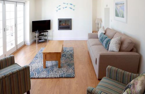 Newquay House | Manor Cottage