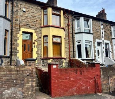 Six Bells House | Maple, 3 Double Beds, Contractors Welcome