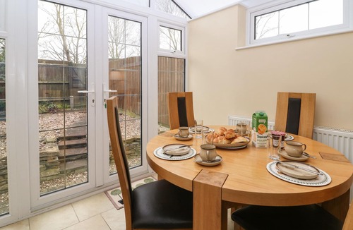Broadway Cottage | Maple Cottage
