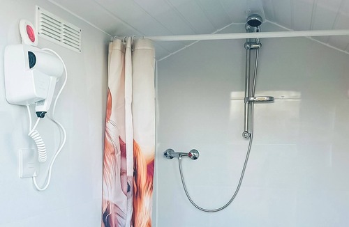 Aldeby Cottage | March Hare is a marvellous shepherd’s hut that sleeps up to four people.