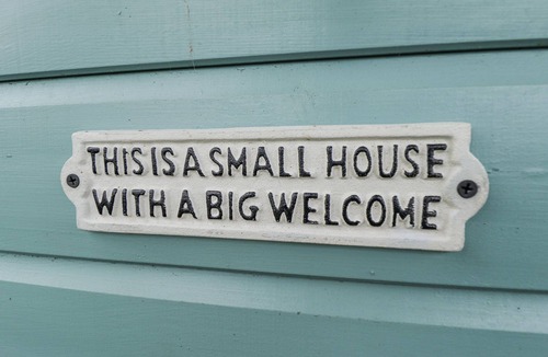 Wisbech Cottage | Mardi Gras