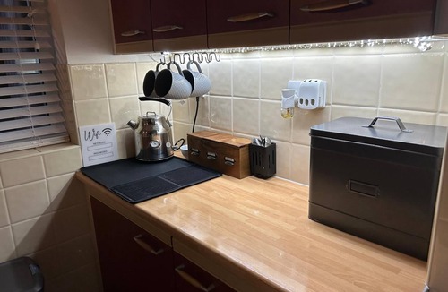 Oulton Broad House | Marina-side 2-Bed Bungalow Pool, Gym & Norfolk Broads Access