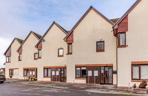 Amble House | Marina View
