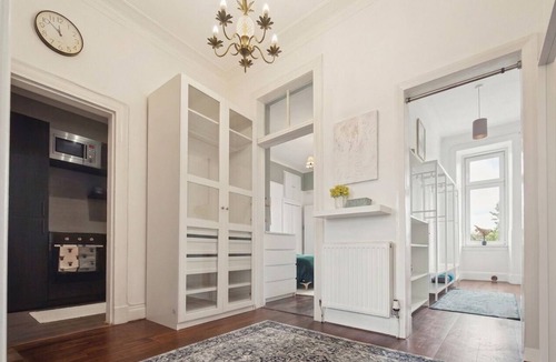 North West Condo | Marvelous 2-bedroom condo in Glasgow perfect for your getaway