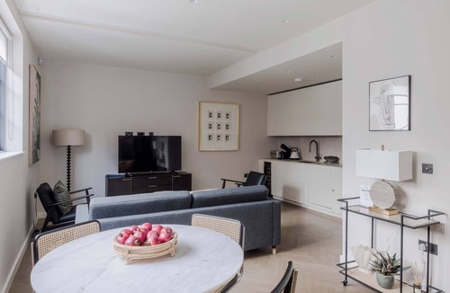 Bryanston and Dorset Square House | Marylebone Mews House · Regent's Park · Sleeps 6