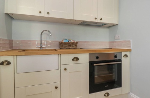 Chippenham Cottage | Maud Heath's Snug