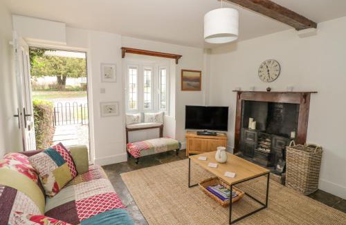 Broadway House | May Cottage