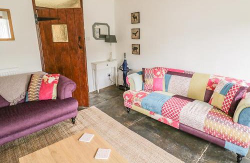 Broadway House | May Cottage