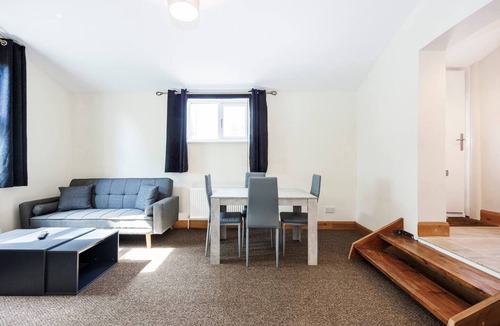 Shortlands House | Mayfield Cottage