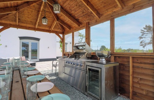 Whitchurch Cottage | Meadow Manor And Spa