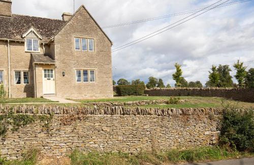 Coln St Aldwyns House | Meadow View