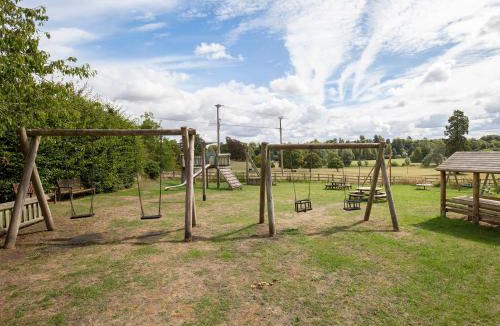 Coln St Aldwyns House | Meadow View