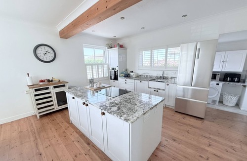 Widemouth Bay House | Meadow View in Widemouth Bay