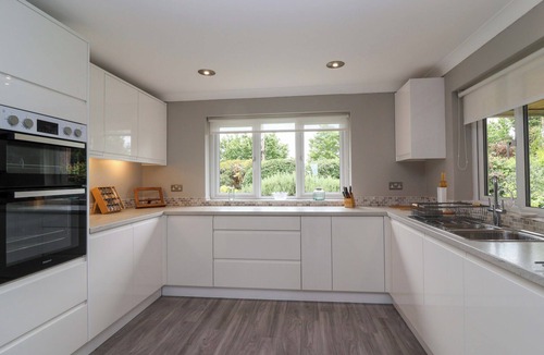 Watchet Cottage | MEADOWCROFT, pet friendly, with open fire in Watchet