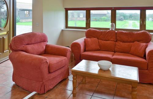 Brightlingsea House | Meadowview Cottage