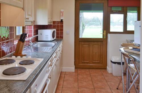 Brightlingsea House | Meadowview Cottage