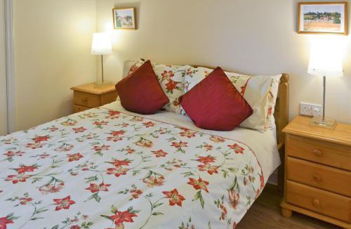 Brightlingsea House | Meadowview Cottage