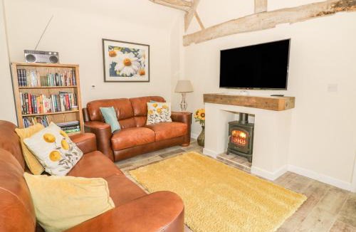 Tiddington House | Megs Cottage