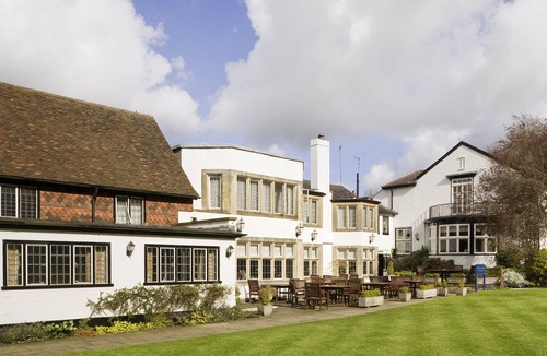 Box Hill Hotel | Mercure Box Hill Burford Bridge Hotel