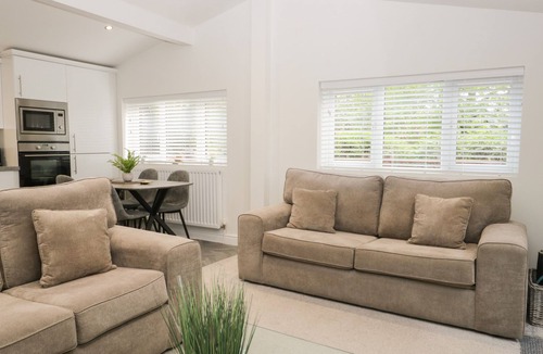 Troutbeck Bridge Cottage | MERE BROOK LODGE, pet friendly, with pool in Windermere