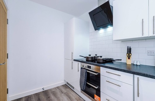 Hull Old Town Apartment | Middleton Chambers by Guestz