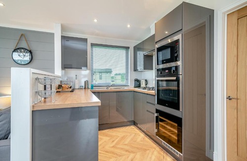 Shepton Mallet Resort | Midsomer Lodges