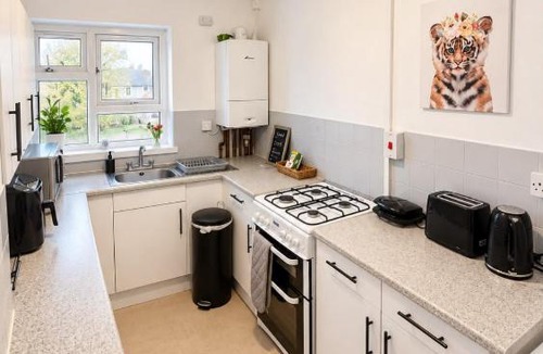 Tatenhill Apartment | Modern 1 Bed Apartment Near Warwick Uni Free Parking Fast WIFI