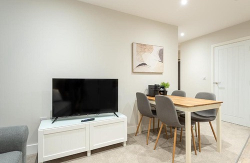 Hull Old Town Apartment | Modern 1-Bed Flat in Central Hull Near Old Town