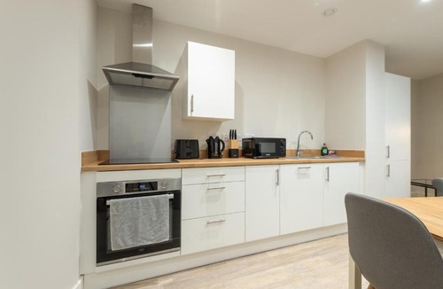 Hull Old Town Apartment | Modern 1-Bed Flat in Central Hull Near Old Town