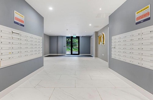 The Westside Apartment | Modern 1-Bed Flat in Jewellery Quarter