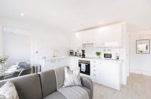 Ipswich Apartment | Modern 1BED Top Floor Apartment in Central Ipswich