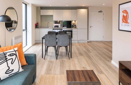 Everton Apartment | Modern 1BR Central Liverpool Apt with WiFi