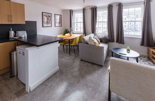 Whitehaven Apartment | Modern 1BR Harbour Stay with Stunning Sea Views
