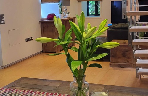Hillam House | Modern 2-bed barn conversion, perfect for leisure & business stays in Yorkshire.