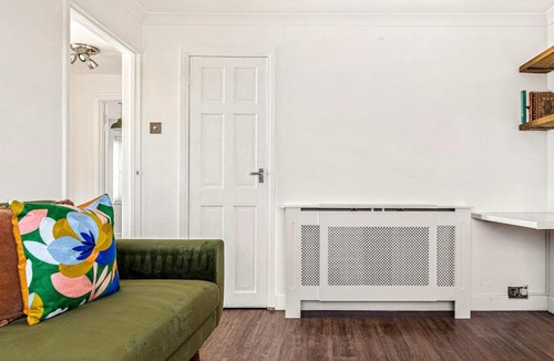 Reading House | Modern 2-Bed House in Reading