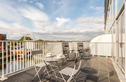 Rotherham Apartment | Modern 2 Bed Wharfside Apartment in Rotherham