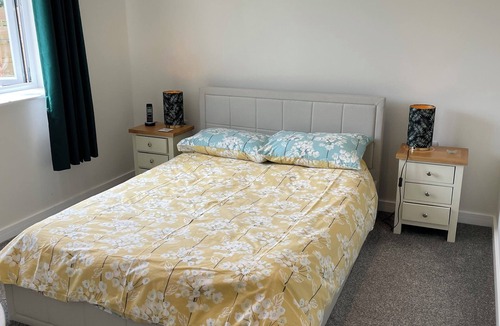 St. Teath House | Modern 2 bedroom detached bungalow with large garden and parking