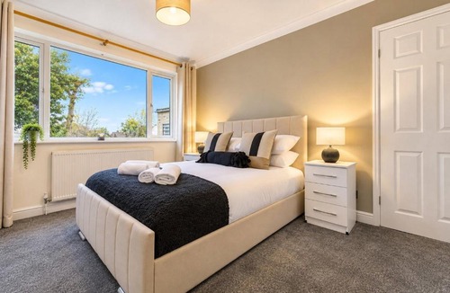 Middlesbrough House | Modern 2BR Middlesbrough Parking