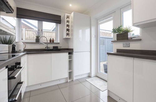 Cheltenham House | Modern 3-Bed 2-Bath Dormer Bungalow by GCHQ