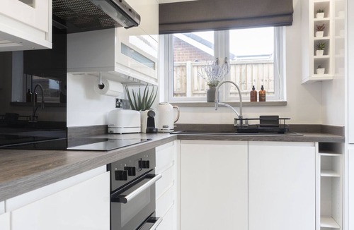 Cheltenham House | Modern 3-Bed 2-Bath Dormer Bungalow by GCHQ