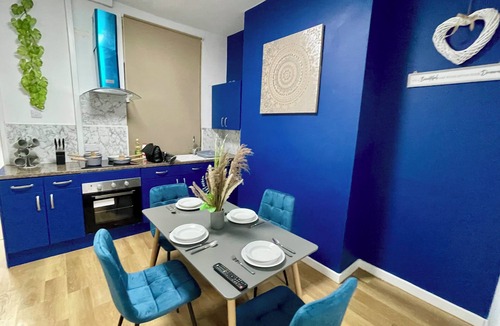 Hull House | Modern 3 Bed Home ,Families and Contractor Stay with Free Parking