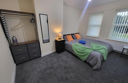 Sheffield House | Modern 3-Bed House With Private Parking